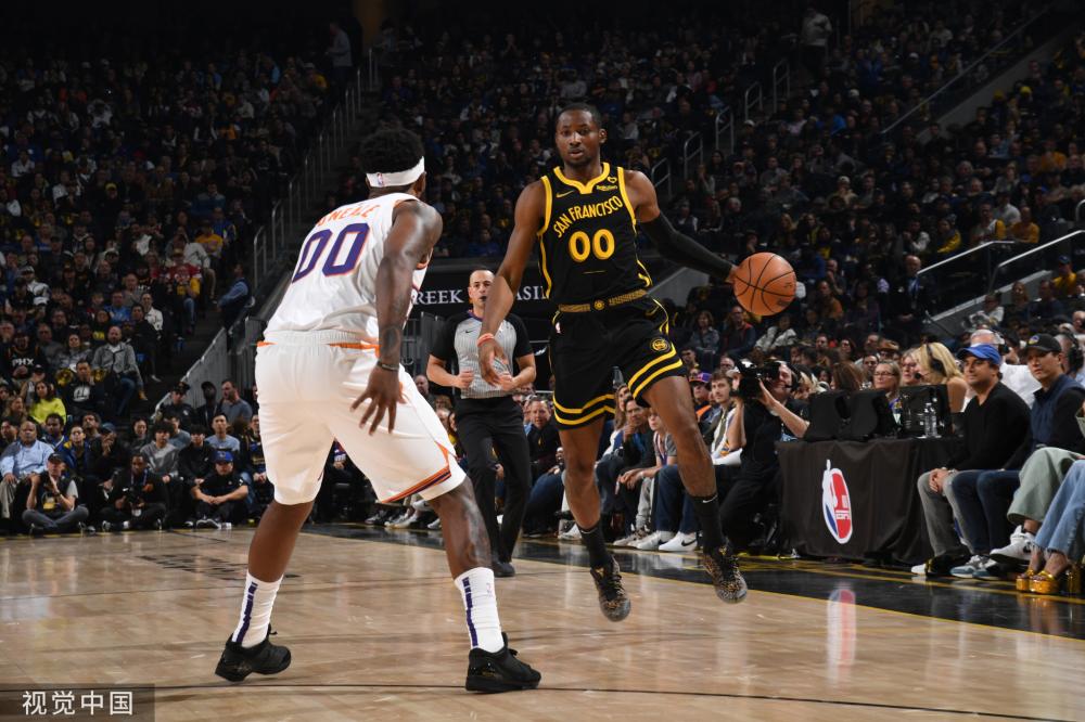 颇为尴尬的 颇为尴尬的