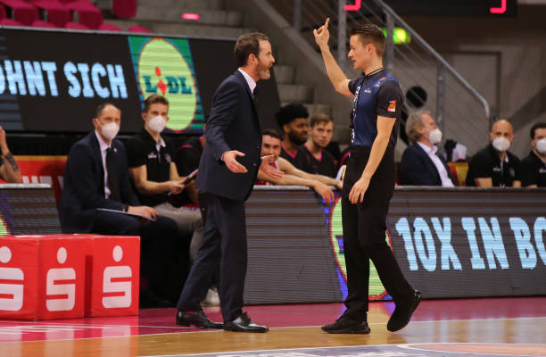 孙兴慜被迫 孙兴慜被迫