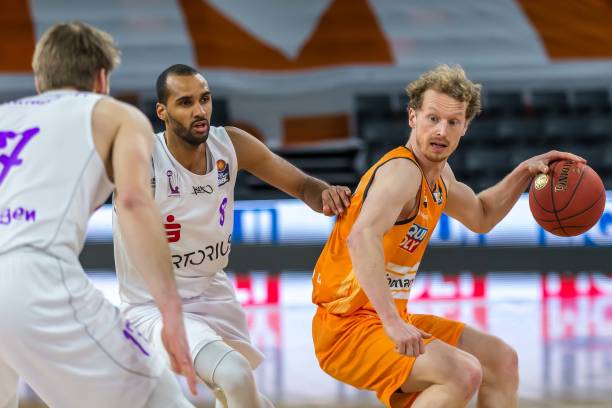 出了贡献 出了贡献